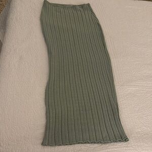 Elegant Green Ribbed Skirt